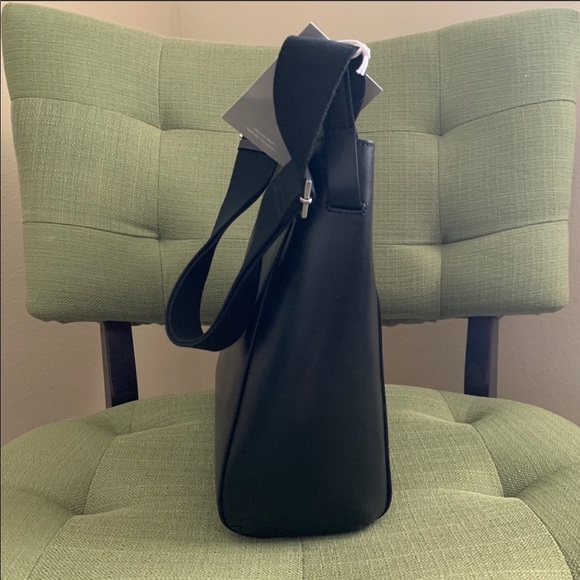 Everlane the form bag, brand new with tag. - Picture 7 of 8